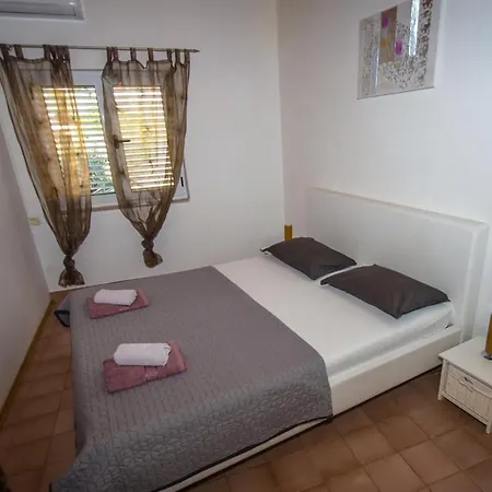 Nedo Apartment *